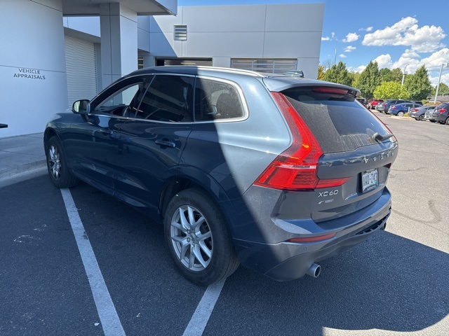 2020 Volvo XC60 T5 Momentum photo 3