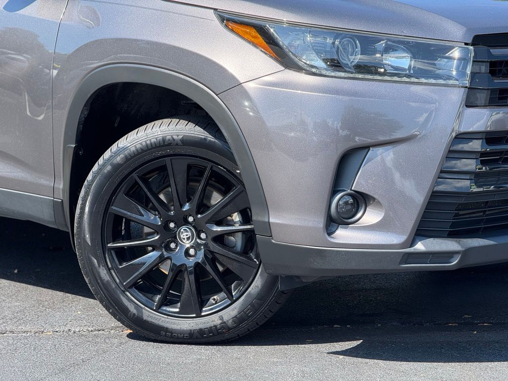 2019 Toyota Highlander SE photo 4