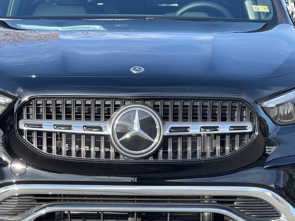 2025 Mercedes Benz GLA 250 4MATIC photo 3