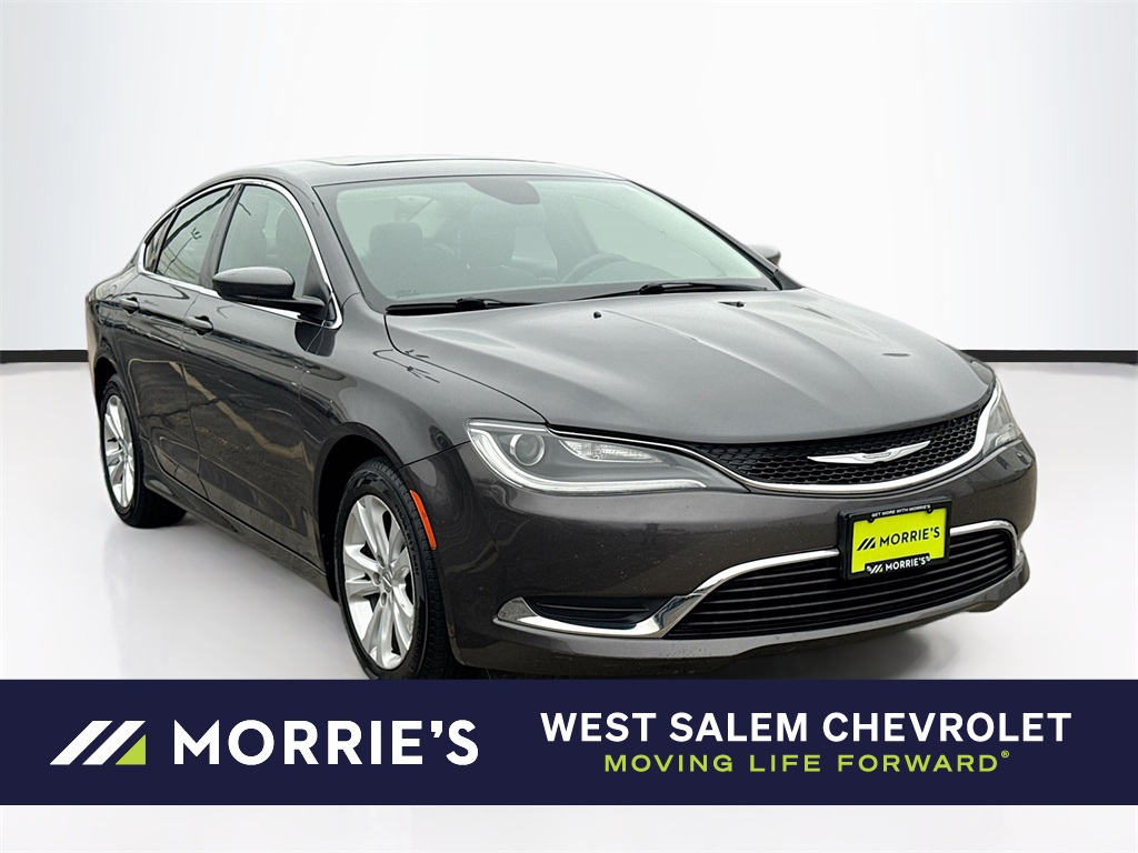 2016 Chrysler 200 Limited's photo