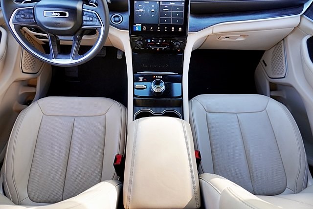 Used 2023 White Jeep Limited image 22