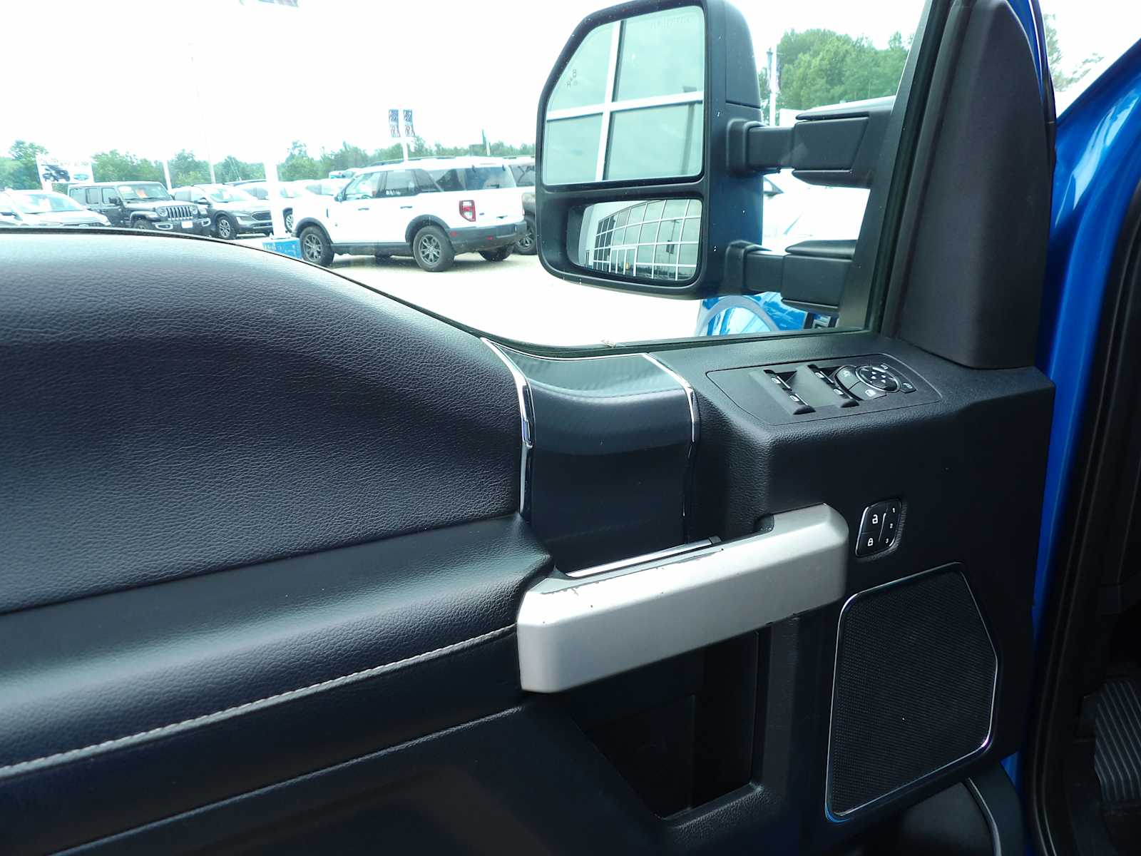 2020 Ford F-150 Lariat photo 10