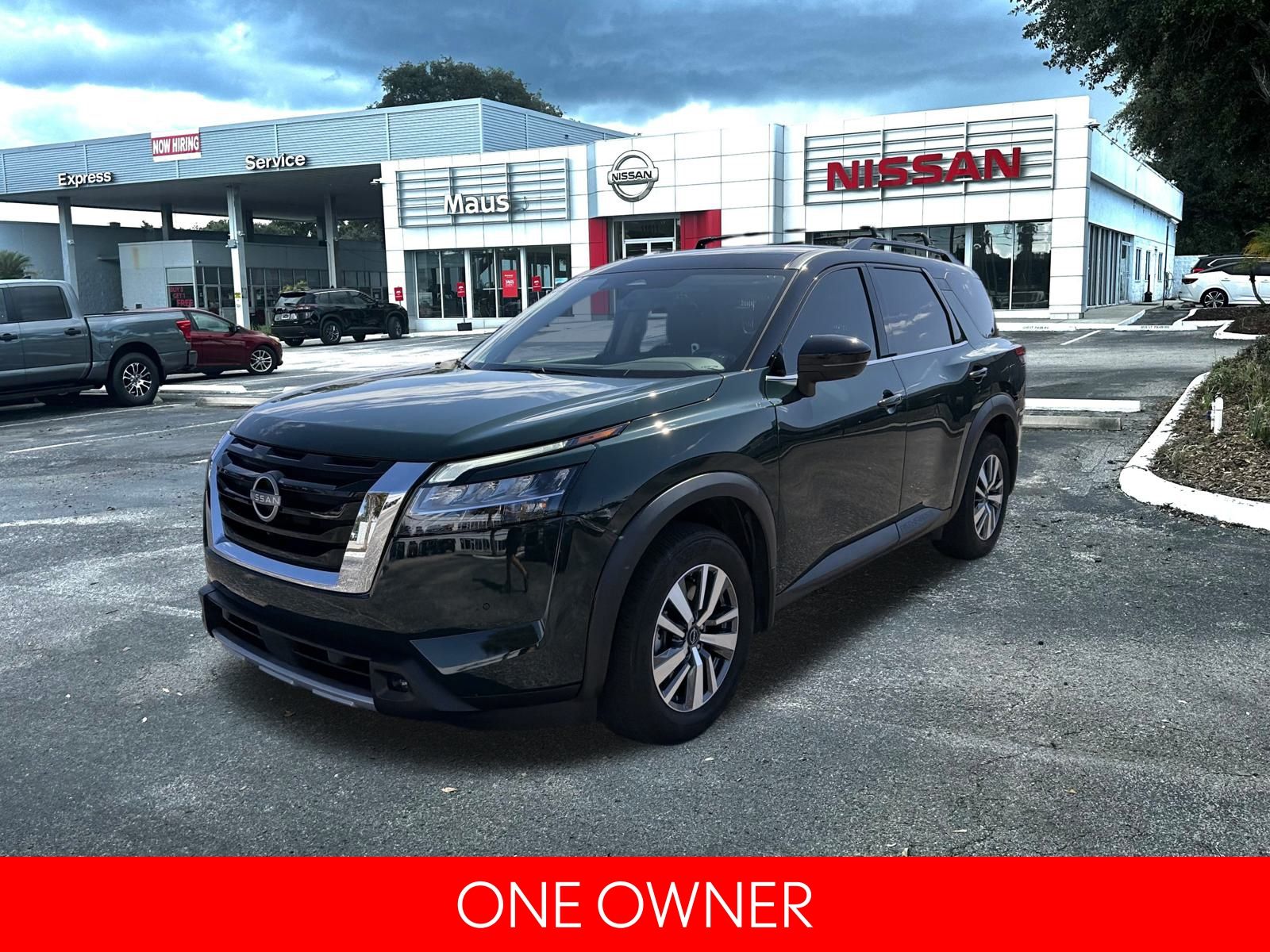 2024 Nissan Pathfinder SL photo 3