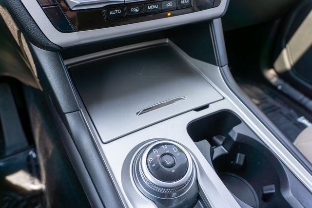 2023 Ford Explorer XLT photo 24