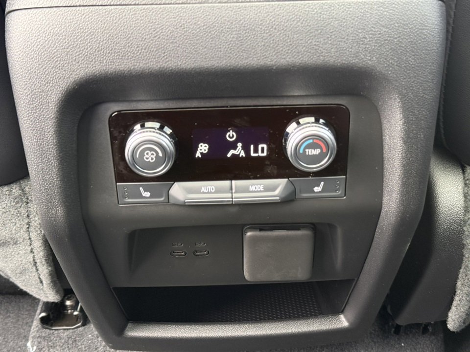 2026 GMC ACADIA - Image 30