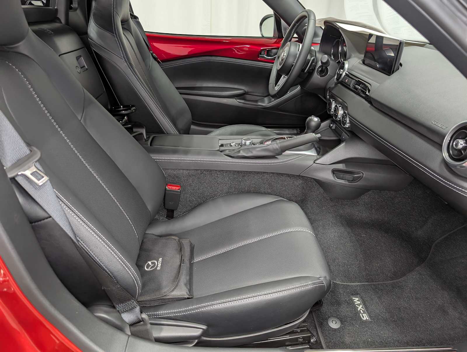 2024 Mazda MX-5 Miata Miata RF Grand Touring photo 32