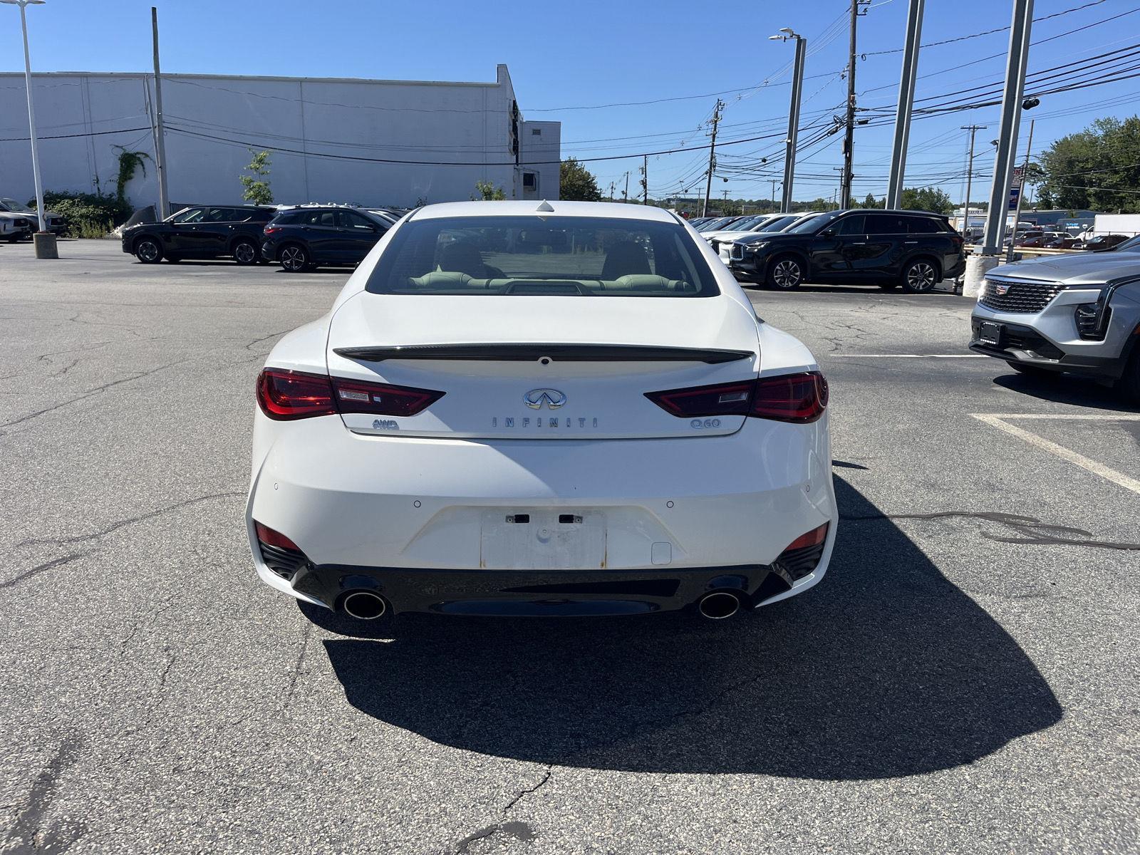 2022 Infiniti Q60 Luxe photo 4