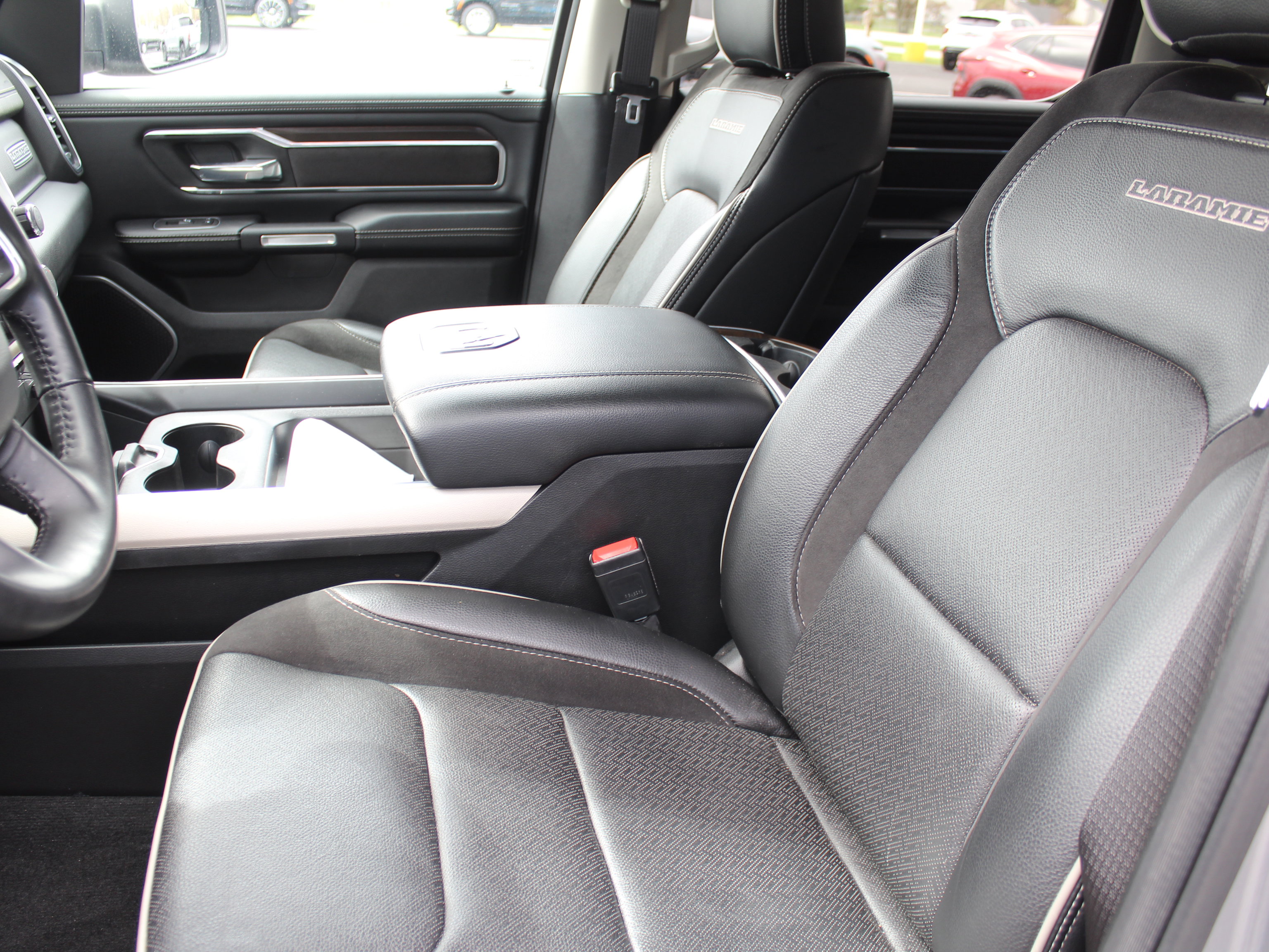2022 Ram 1500 Laramie photo 13