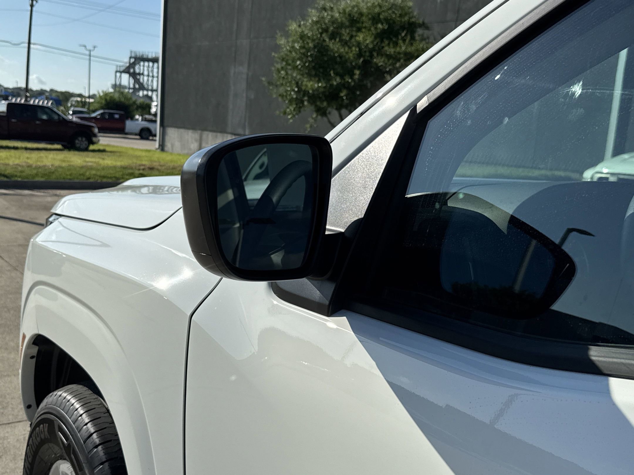 2025 Nissan Frontier S photo 14