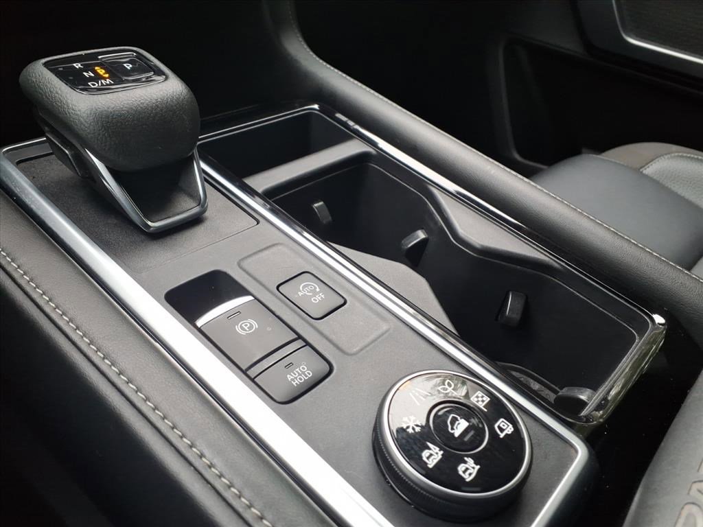 2022 Nissan Pathfinder SL photo 13