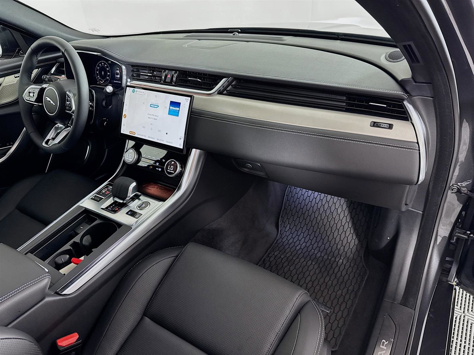 2024 Jaguar XF P300 R-Dynamic SE photo 30