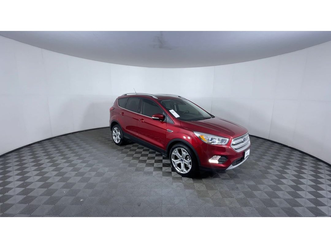 2019 Ford Escape Titanium photo 2