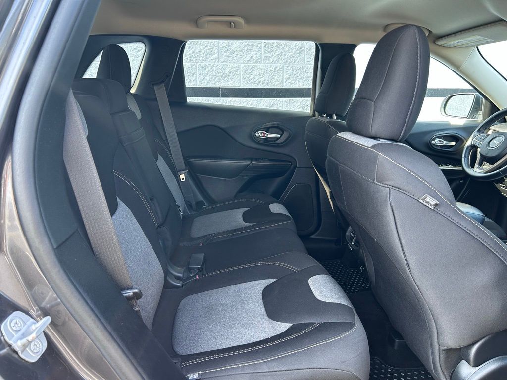 2014 Jeep Cherokee Latitude photo 19