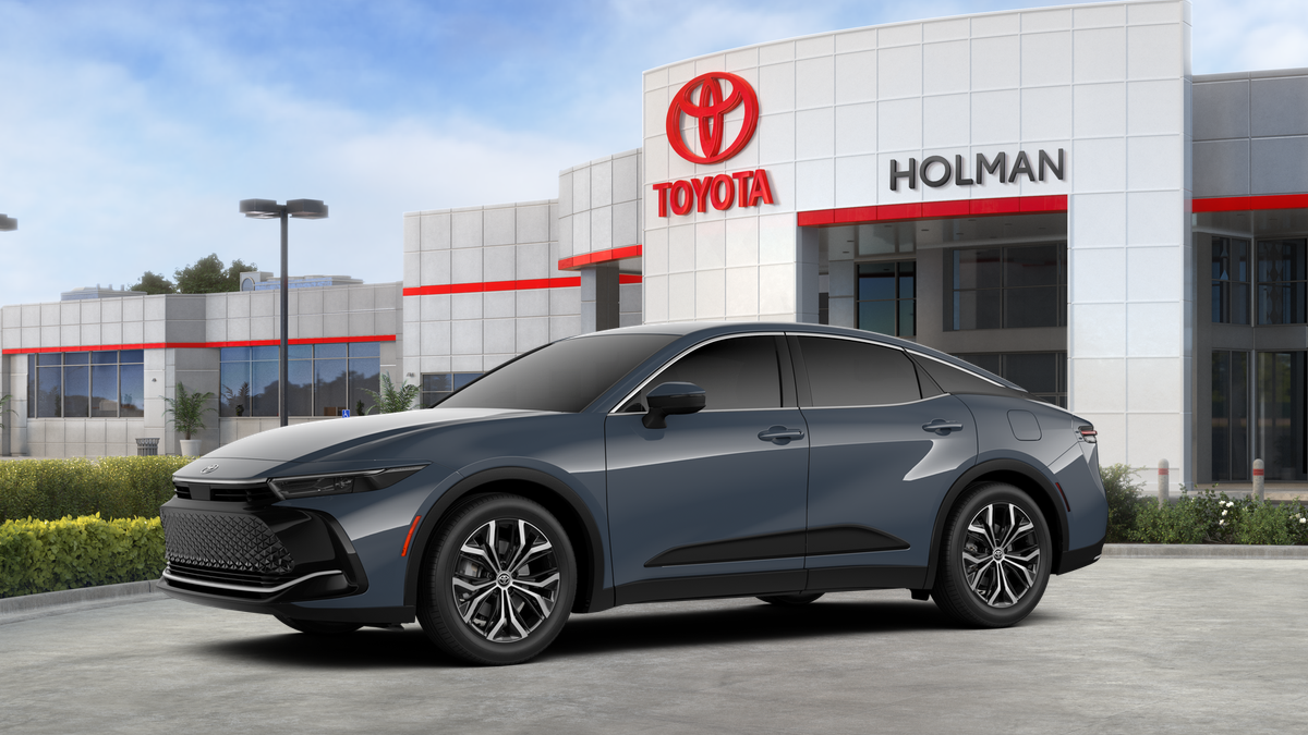 2026 Toyota Crown XLE photo 2