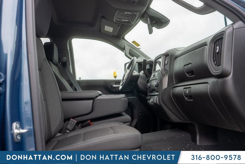 2025 Chevrolet Silverado 2500HD Custom photo 23