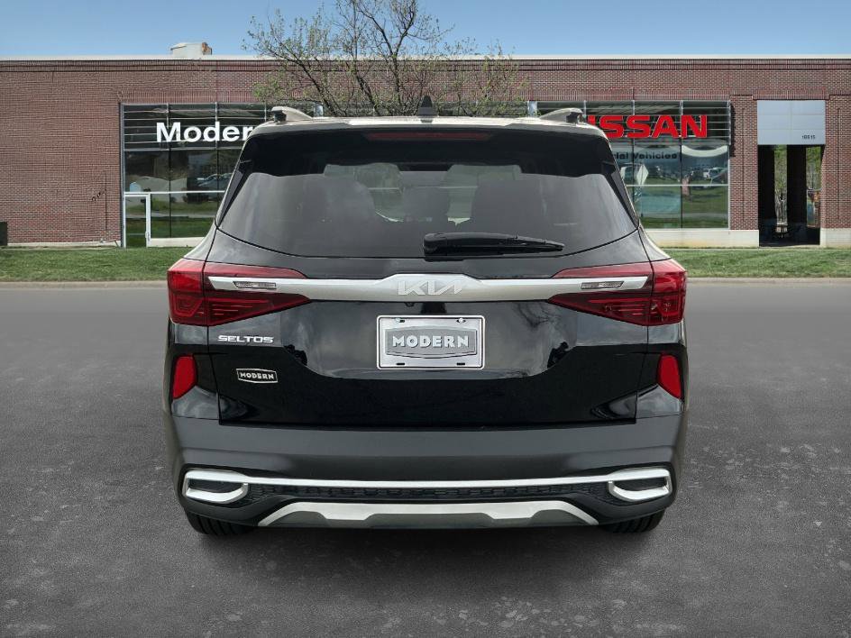 2022 Kia Seltos SX photo 2