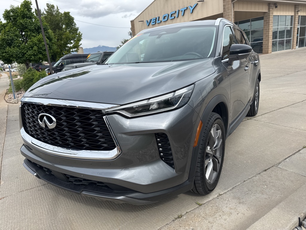 2022 Infiniti QX60 Luxe photo 3