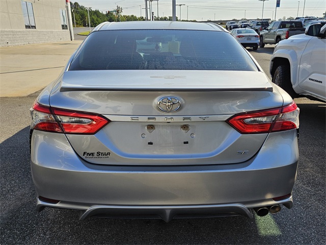 2018 Toyota Camry SE photo 6