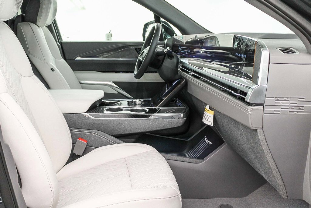 2026 Cadillac Escalade IQ Luxury photo 15