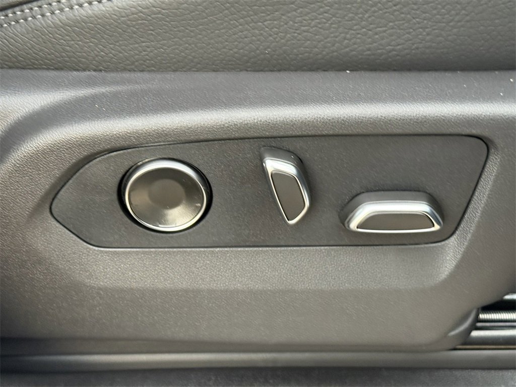 2026 GMC YUKON XL - Image 40