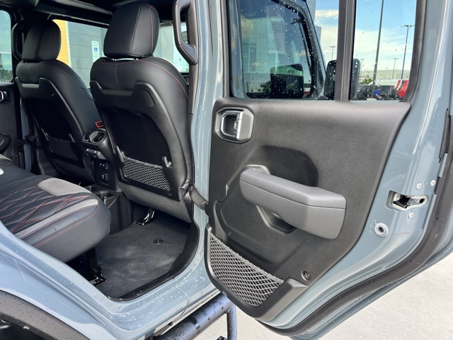 2025 Jeep Wrangler Rubicon photo 18