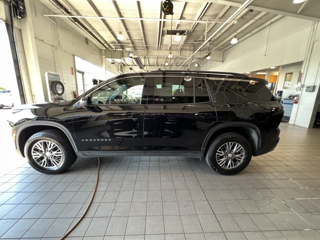 2024 Chevrolet Traverse photo 4