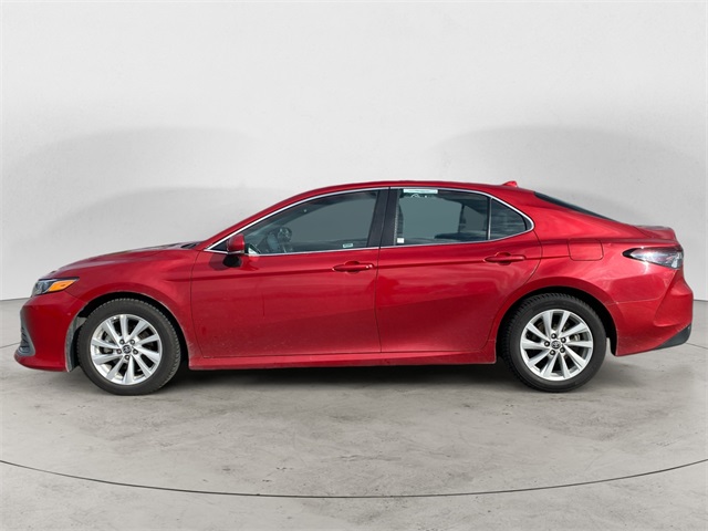 2023 Toyota Camry LE photo 2