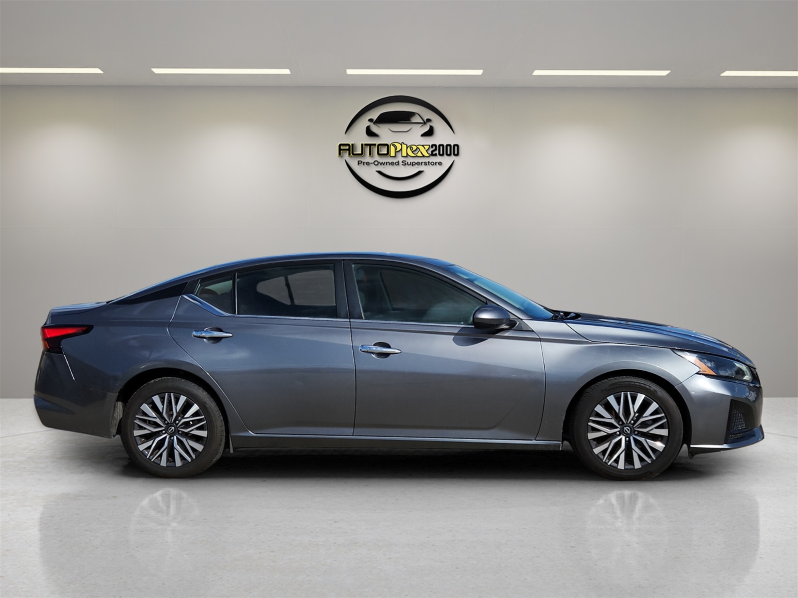 2023 Nissan Altima 2.5 SV photo 3