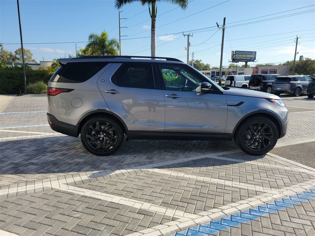 2025 Land Rover Discovery S photo 5