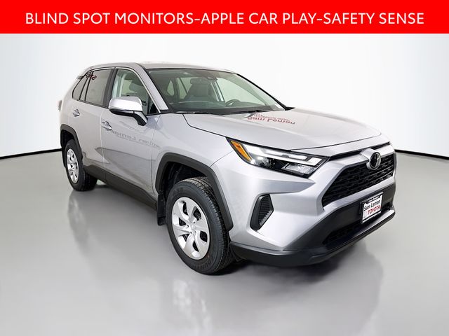 2025 Toyota RAV4 LE's photo