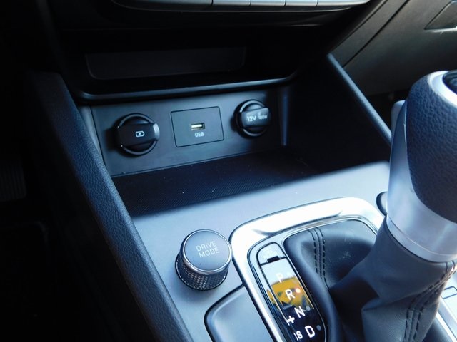 2022 Hyundai Kona SEL photo 32