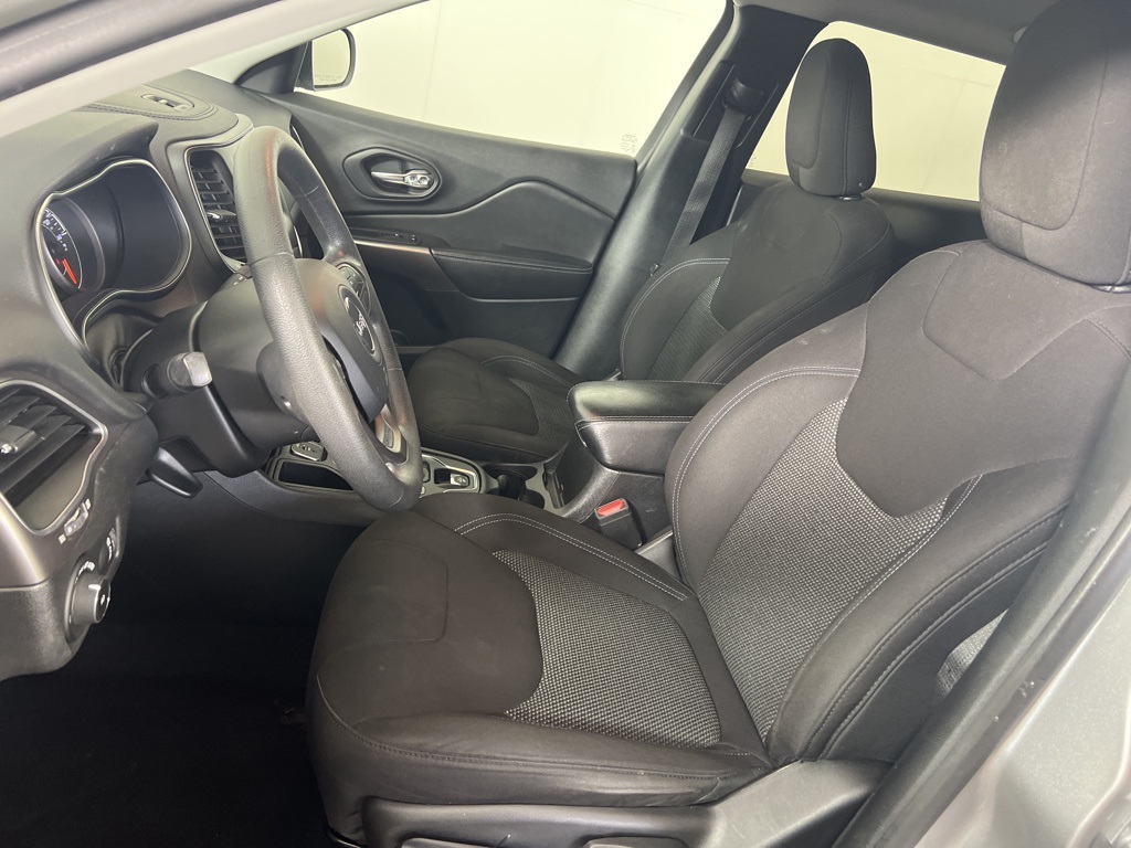 2019 Jeep Cherokee Latitude photo 4
