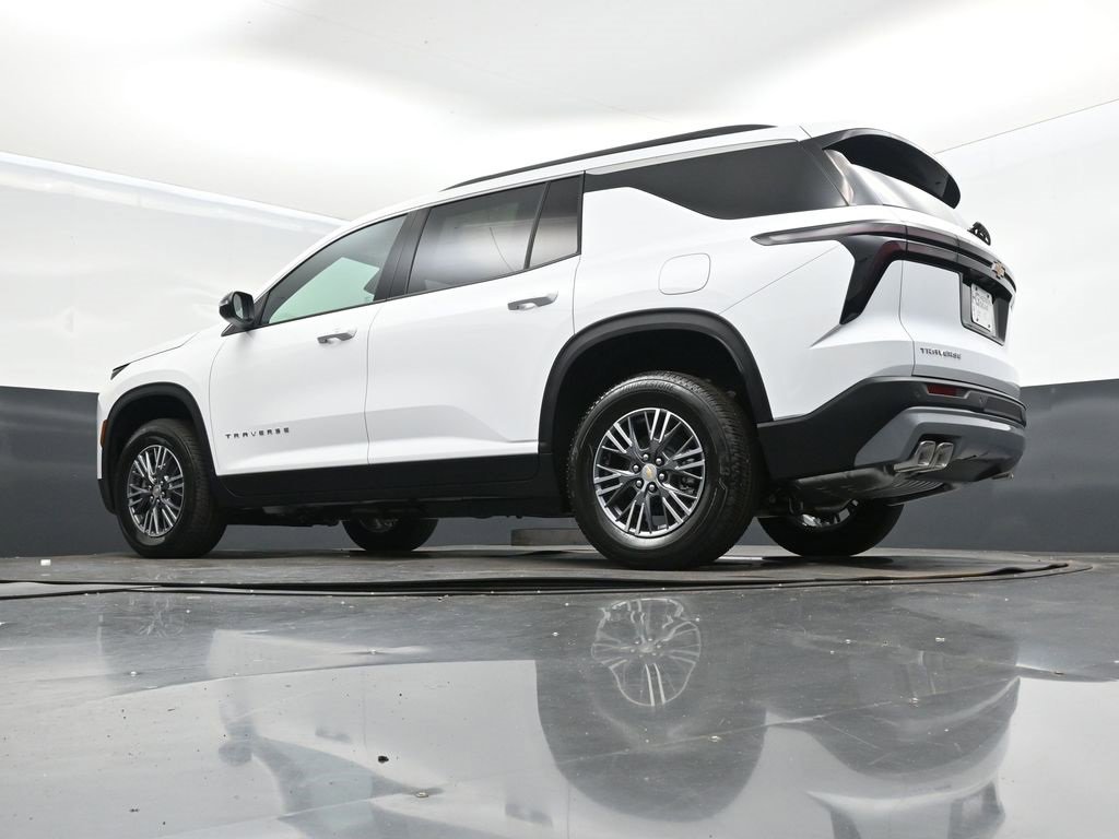 2026 Chevrolet Traverse photo 37