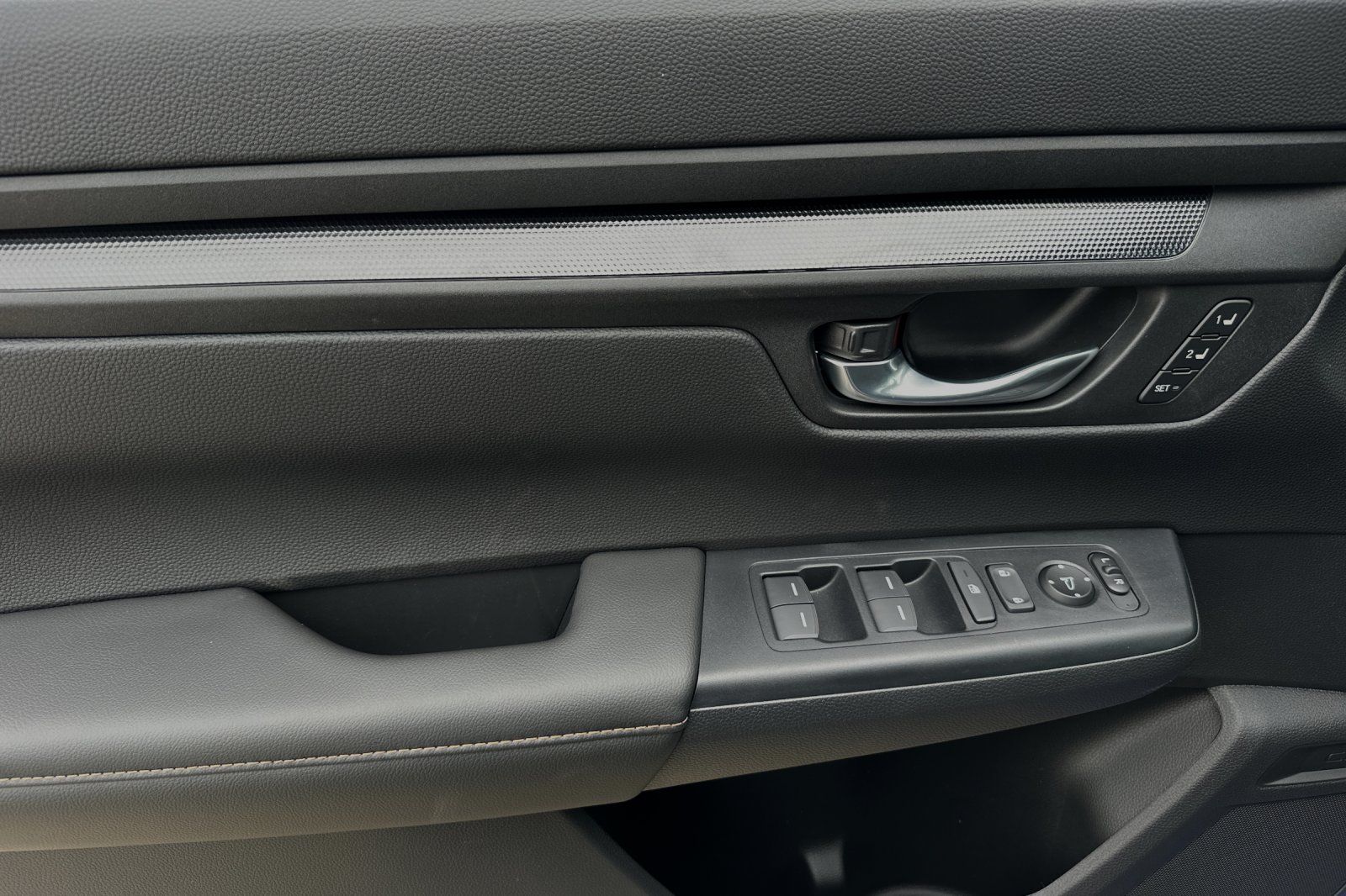 2025 Honda CR-V Hybrid Sport-L photo 10