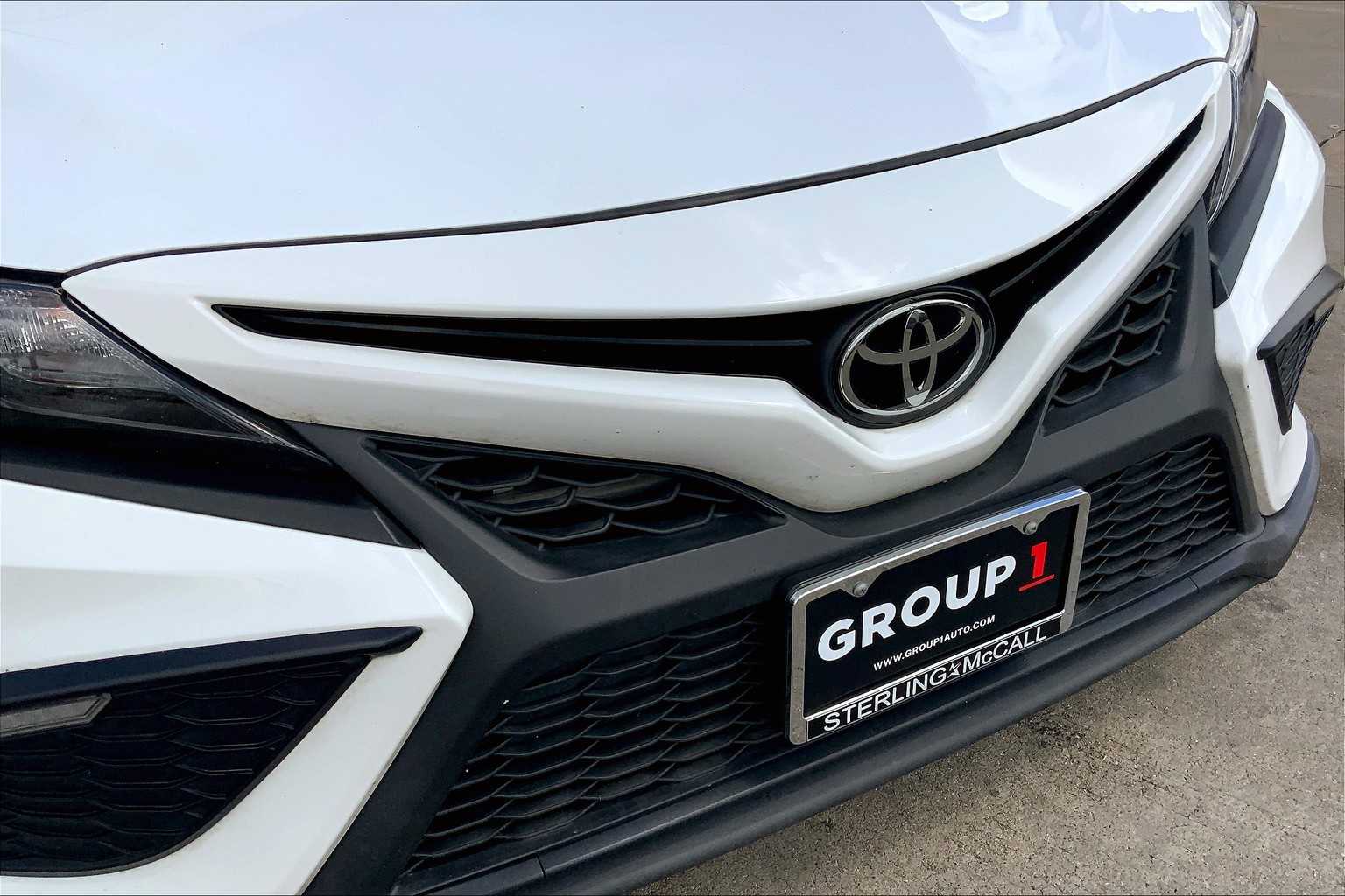 2022 Toyota Camry SE photo 25