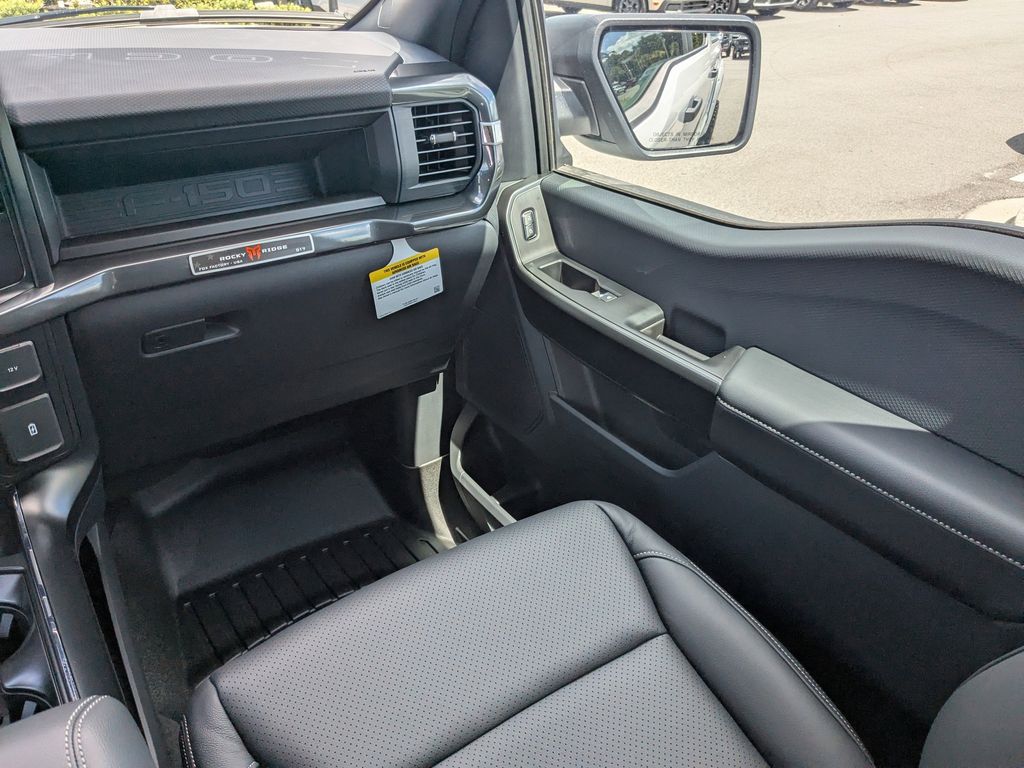 2025 Ford F-150 STX photo 15