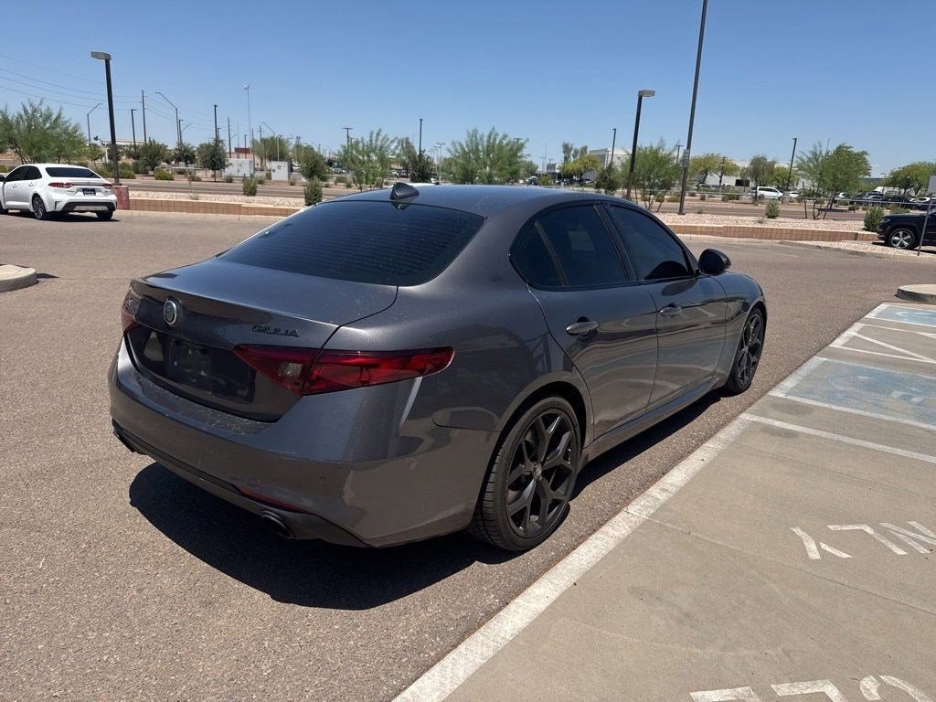 2020 Alfa Romeo Giulia Base photo 4