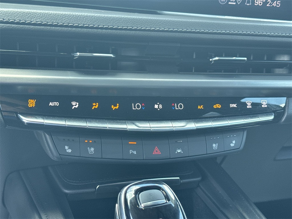 2024 Cadillac XT4 Premium Luxury photo 24