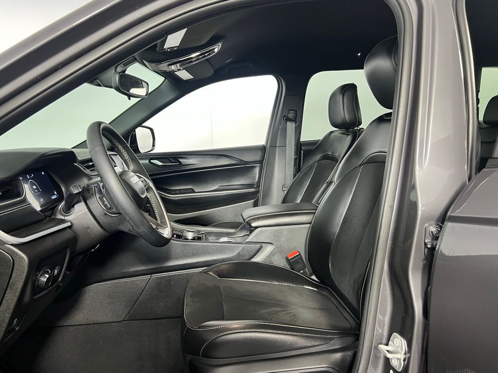2024 Jeep Grand Cherokee Altitude photo 10