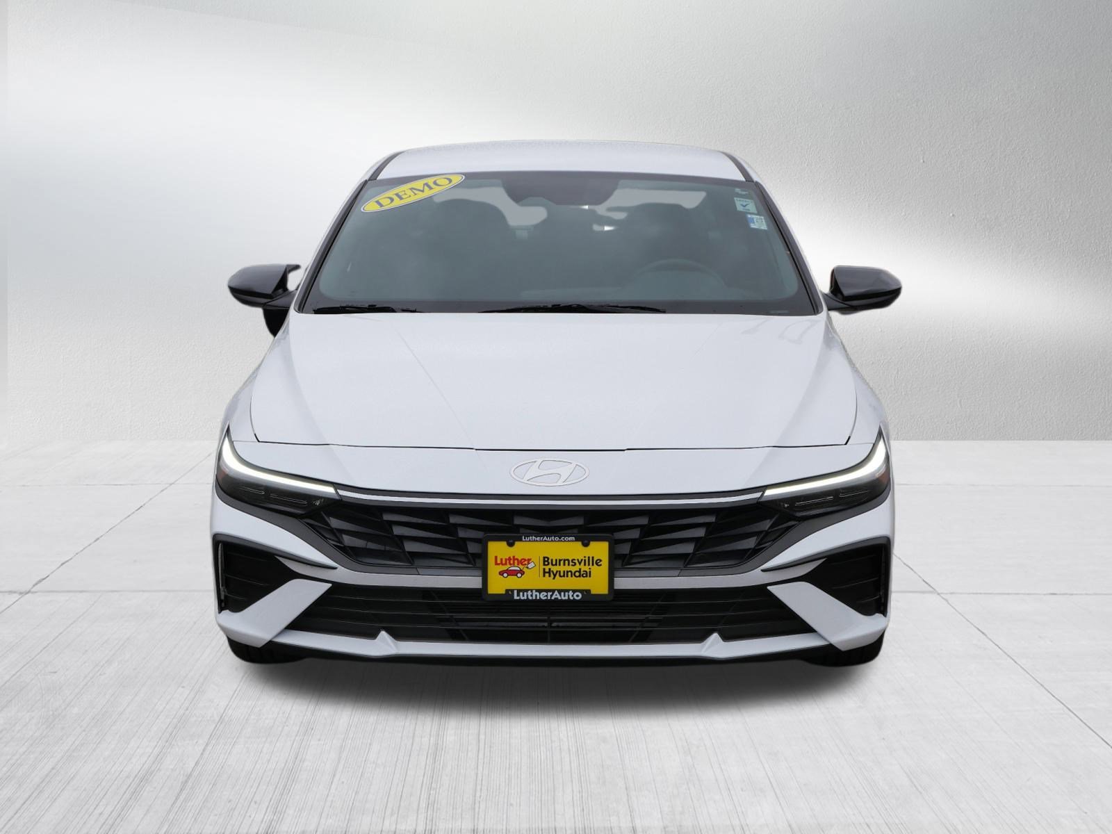 2025 Hyundai Elantra SEL Sport photo 2