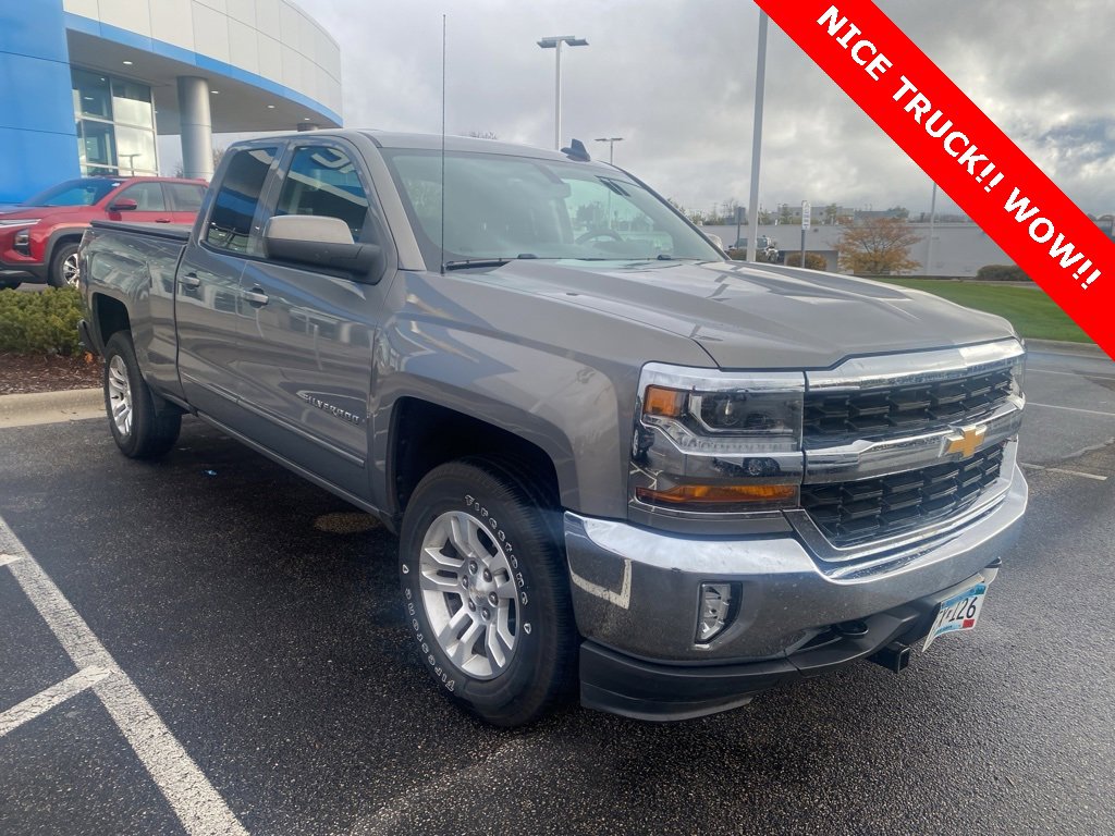 2017 Chevrolet Silverado 1500 LT photo 2