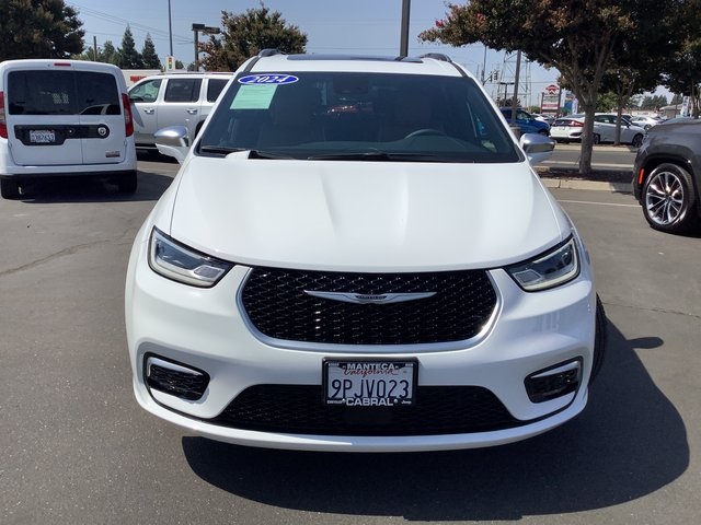 2024 Chrysler Pacifica Pinnacle photo 3