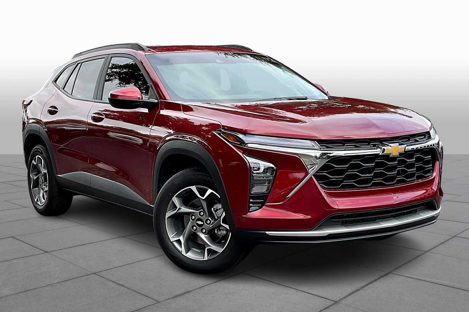 2024 Chevrolet Trax LT photo 2