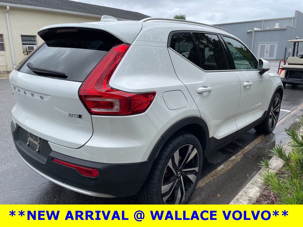 2023 Volvo XC40 Ultimate photo 4