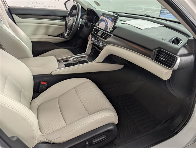2022 Honda Accord Touring 2.0T photo 19