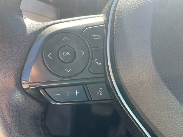 2021 Toyota RAV4 Hybrid XLE photo 15