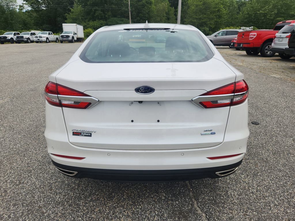 2020 Ford Fusion SE photo 6