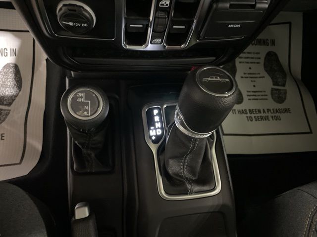 2025 Jeep Gladiator Sport S photo 26