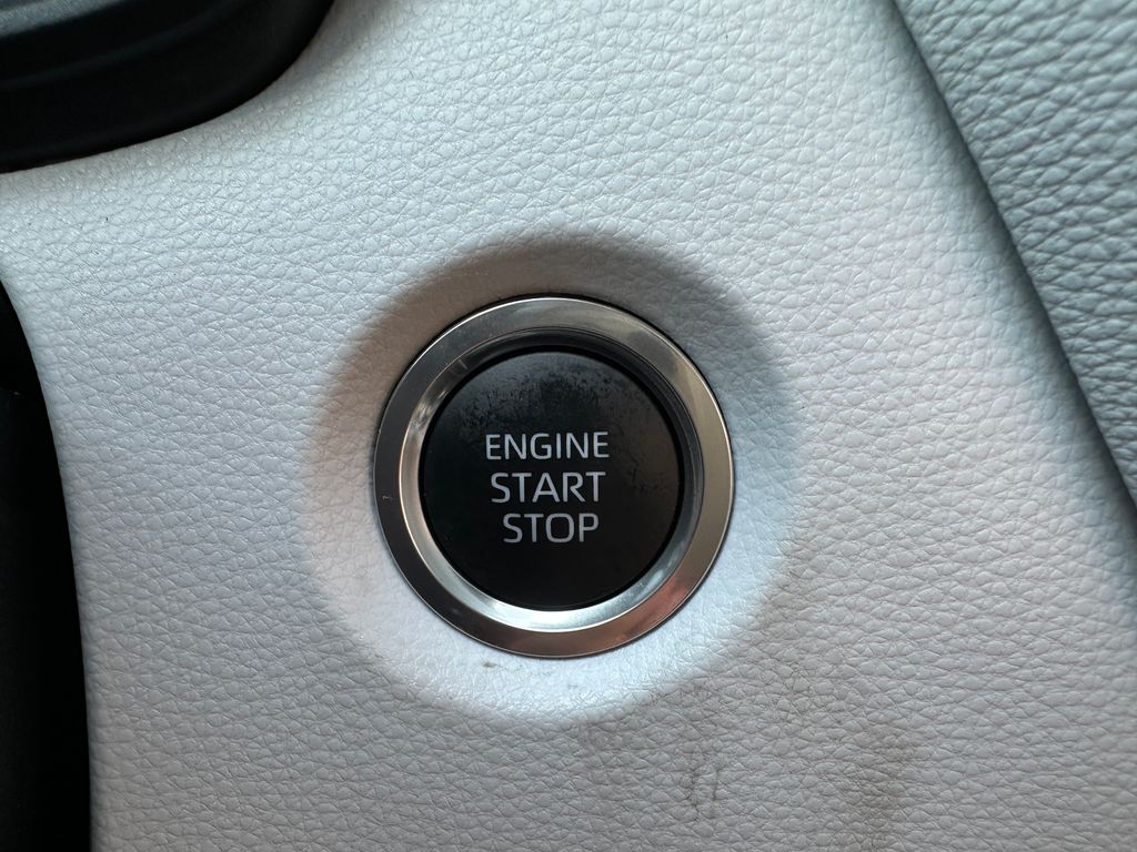 2025 Toyota Corolla SE photo 20