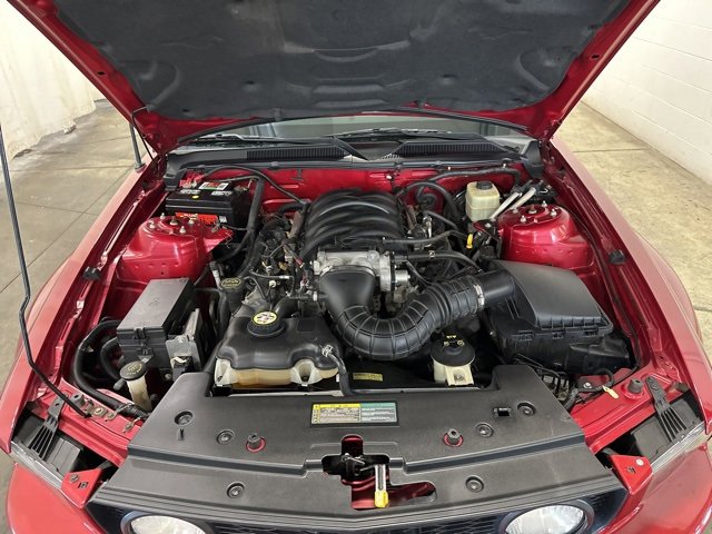 2005 Ford Mustang GT Deluxe Convertible photo 27